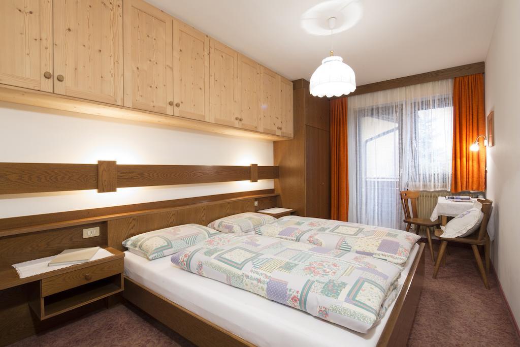 Hotel Ciasa Iris Colfosco Pokoj fotografie