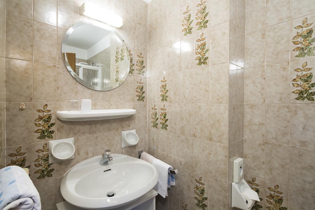 Hotel Ciasa Iris Colfosco Pokoj fotografie