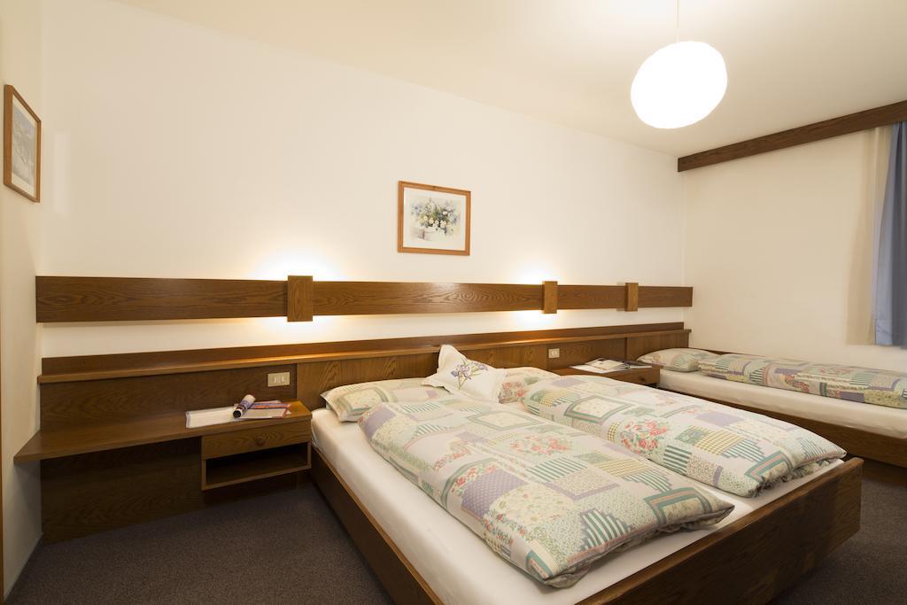 Hotel Ciasa Iris Colfosco Pokoj fotografie